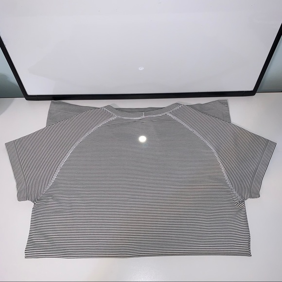 Lululemon Swiftly Tech Short Sleeve - Picture 4 of 7